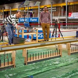 Onderzoek plasticdetectie met diverse instrumenten Atlantic Bassin foto Welmoed Jilderda Deltares edited