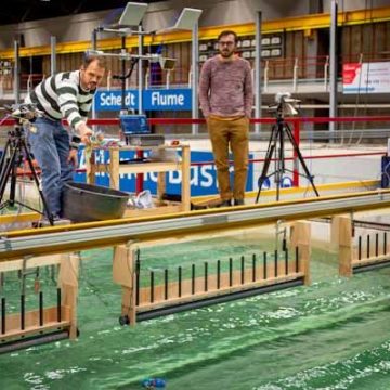 Onderzoek plasticdetectie met diverse instrumenten Atlantic Bassin foto Welmoed Jilderda Deltares edited