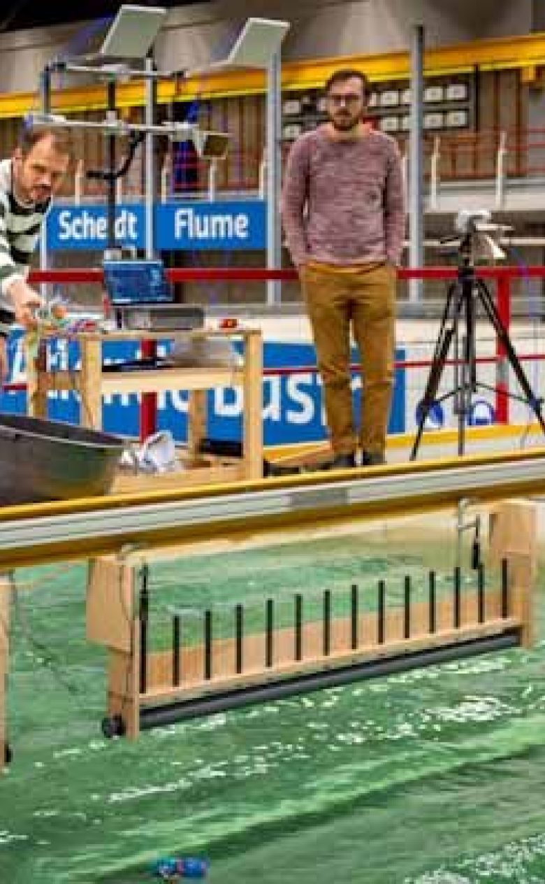 Onderzoek plasticdetectie met diverse instrumenten Atlantic Bassin foto Welmoed Jilderda Deltares edited