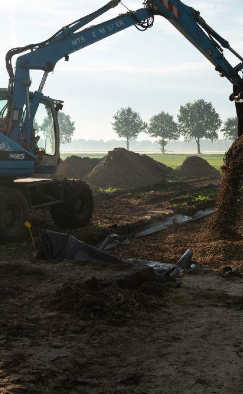 Aanleg van de bioreactor met houtsnippers kl