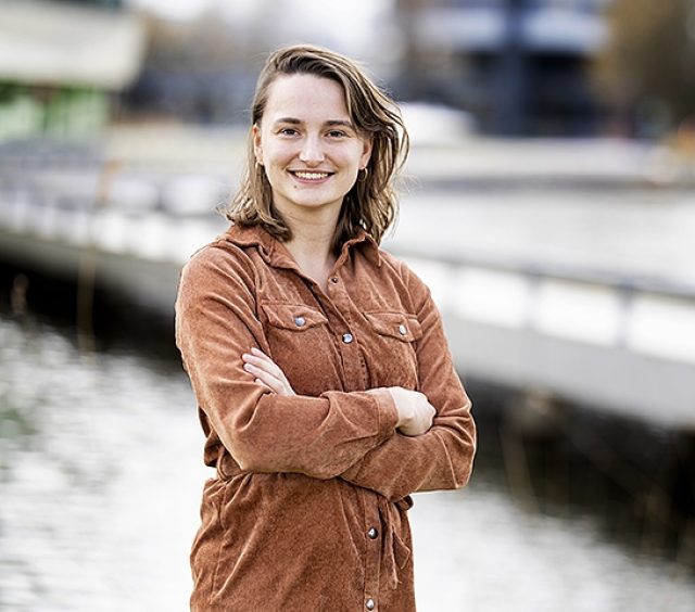 LISA VAN DER LINDE 004