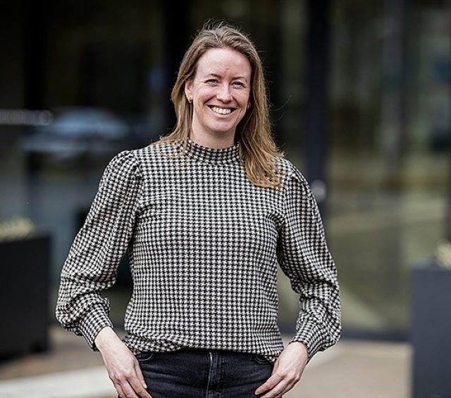 SUZANNE VAN DER MEULEN 001
