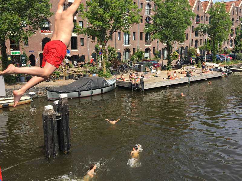 zwemmen in de stad